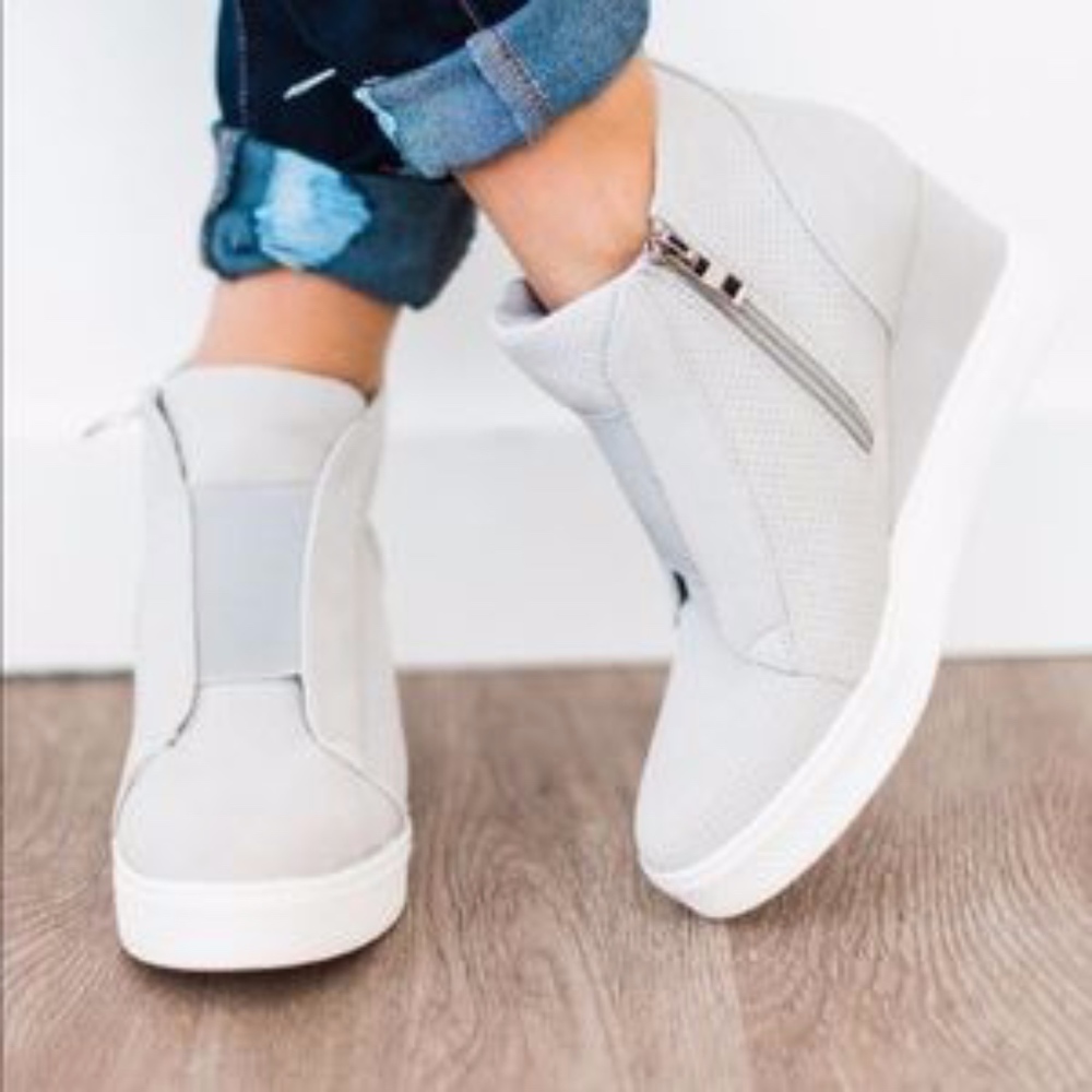 Women’s Wedge Sneaker - Light Gray